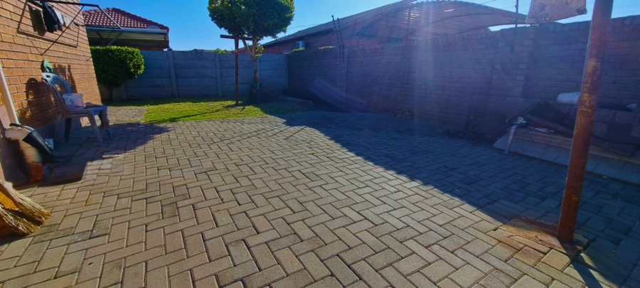 3 Bedroom Property for Sale in Waterkloof East North West